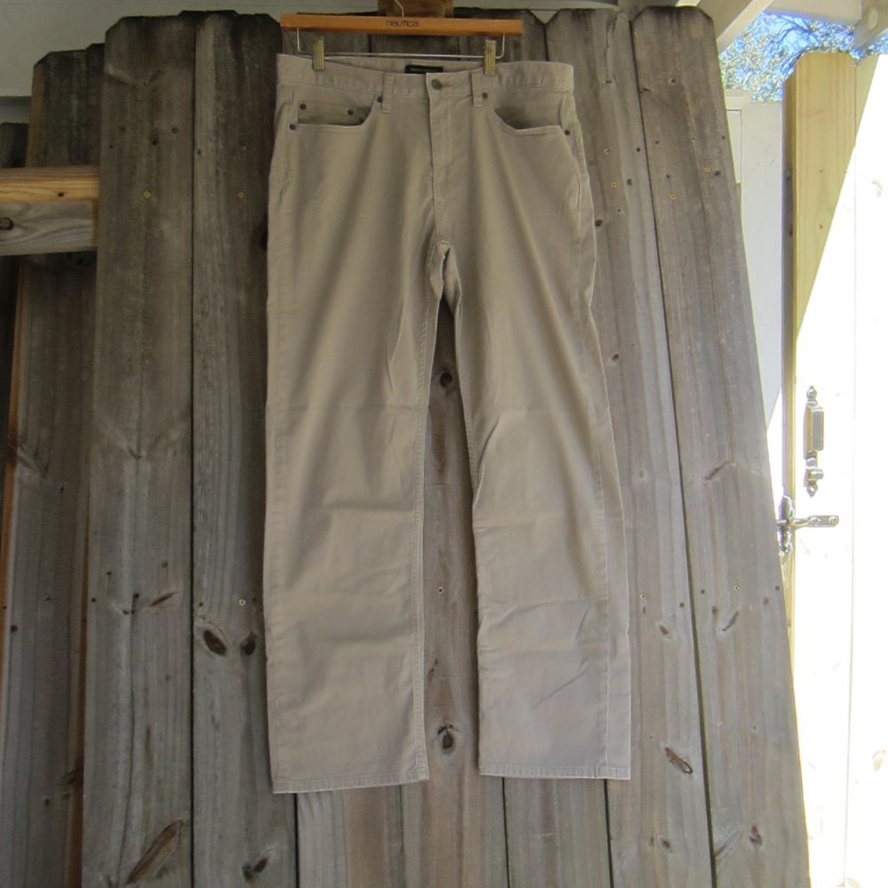 Men's 34x32 Banana Republic Straight Leg Khaki Jeans